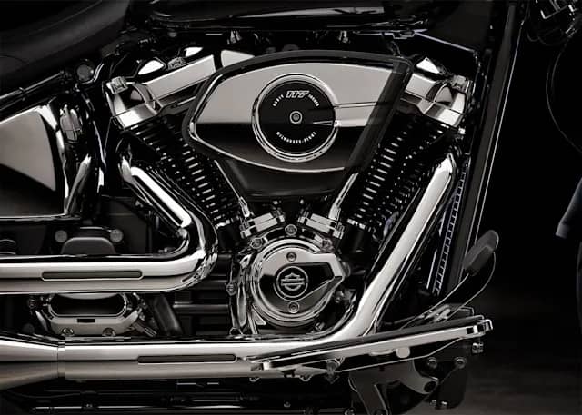 Punchy Milwaukee-Eight Custom Motor