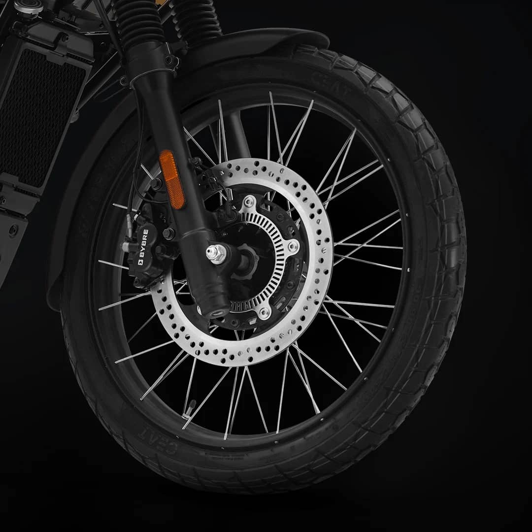 Tubeless Cross-Spoke Alloy Wheels