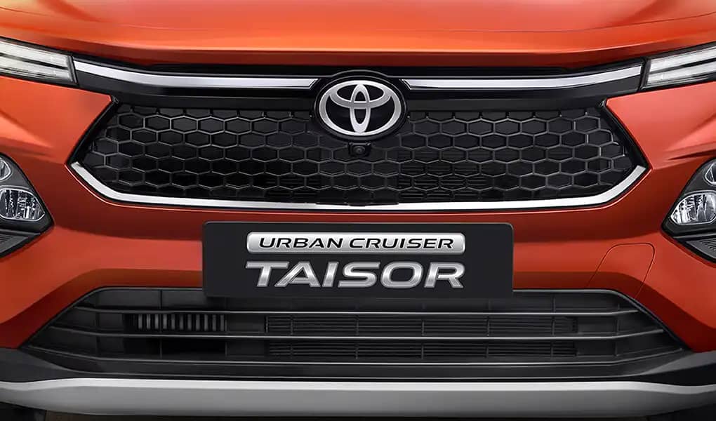 Trapezoidal Premium Front Grille With chrome Garnish