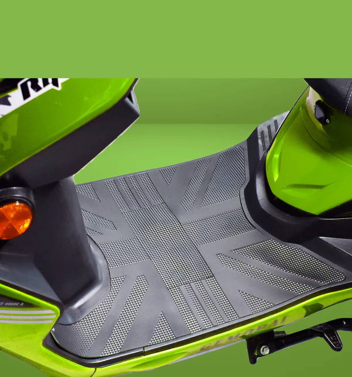 Spacious Footboard