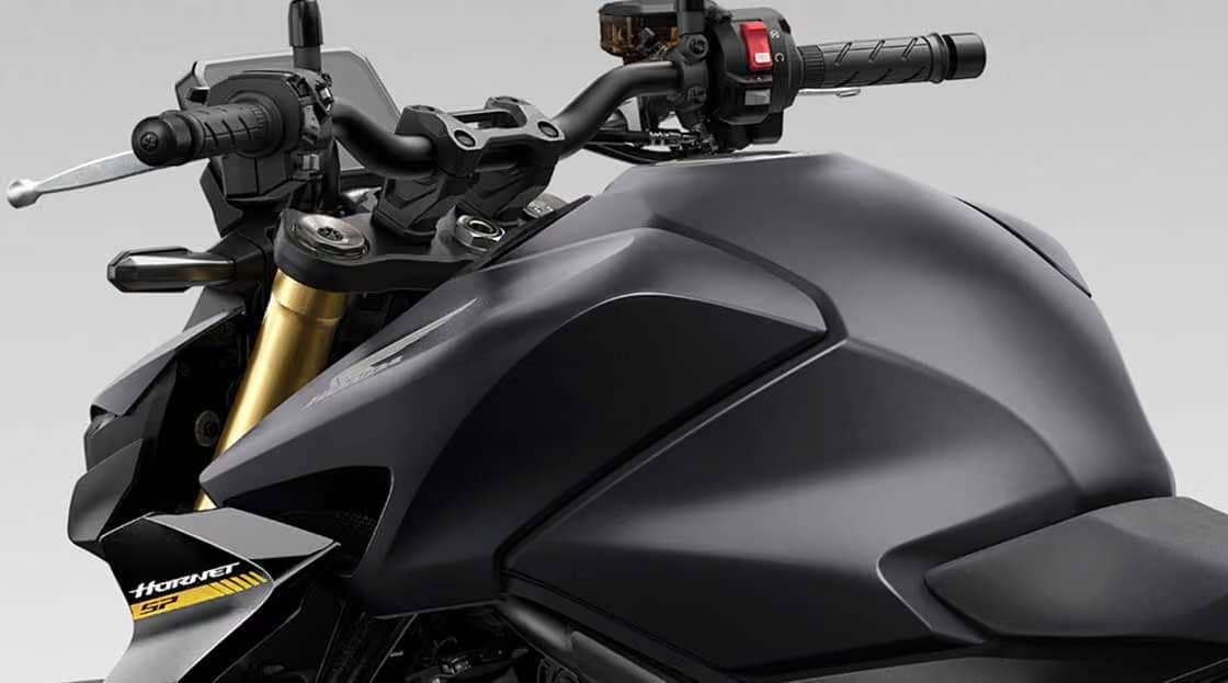 Muscular Fuel Tank