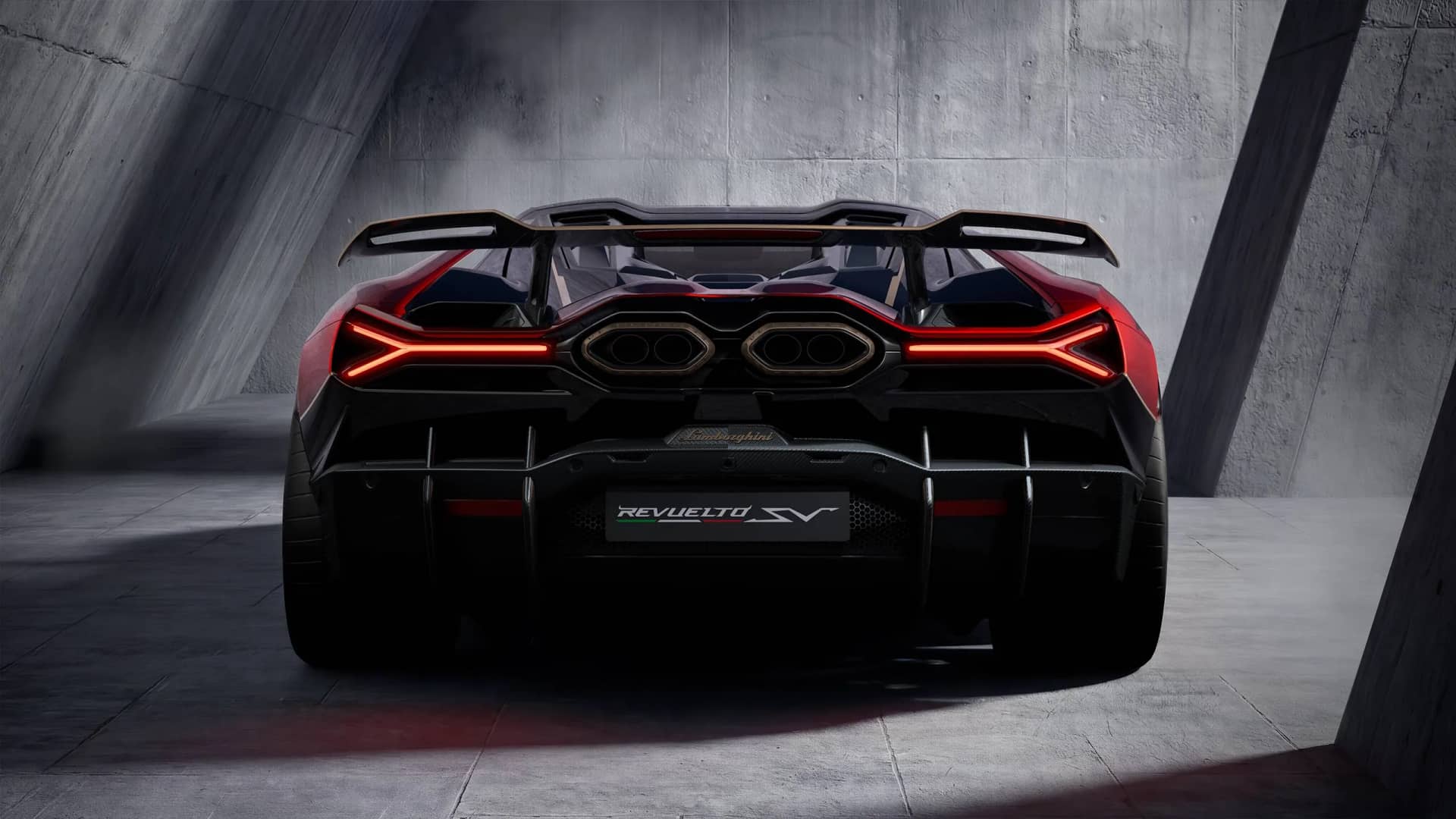 Large Rear Wing