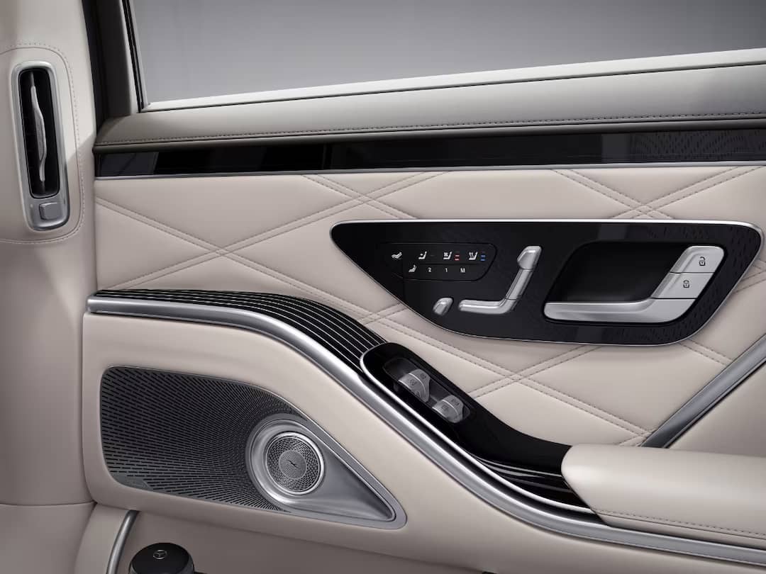 Electrically adjustable seats with memory function