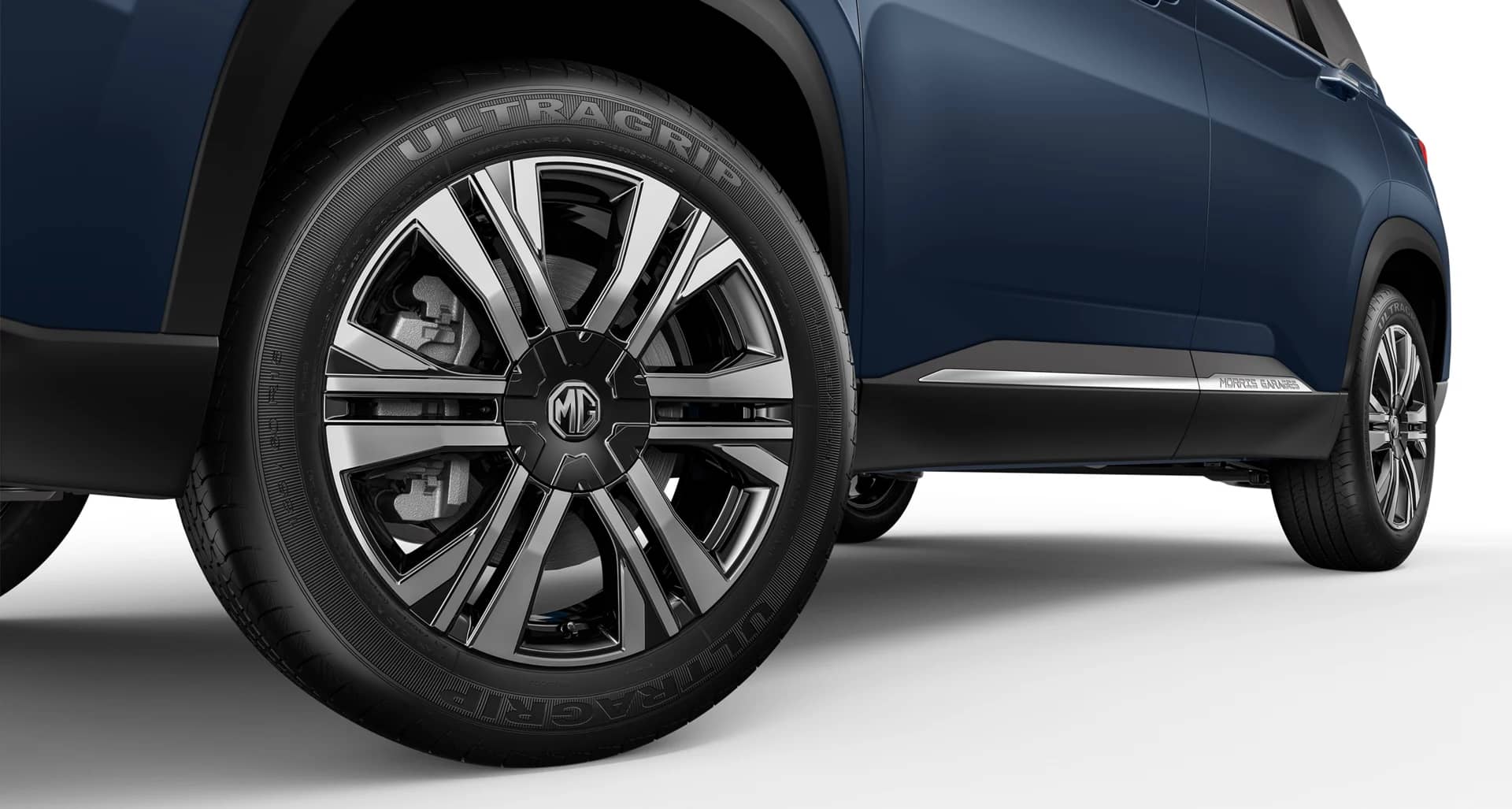 Aura Bolt Alloy Wheels