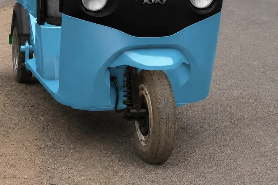 Bajaj Riki C40 EV Front Tyre View