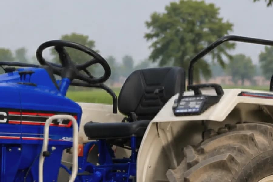 Farmtrac 47 Promaxx Driver Seat