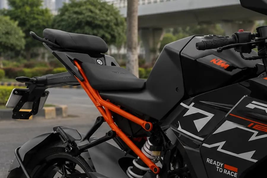 KTM RC 160 Split Seat Setup View