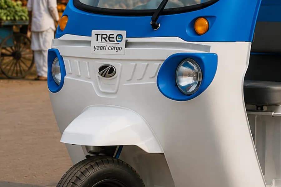 Mahindra Treo Yaari Cargo Headlight View