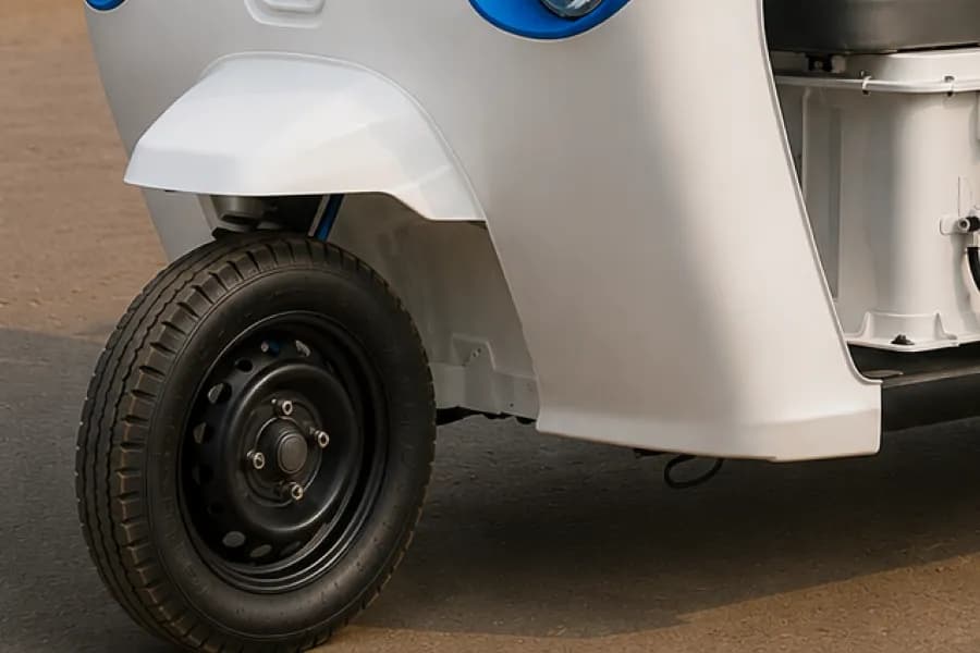 Mahindra Treo Yaari Cargo Wheel View