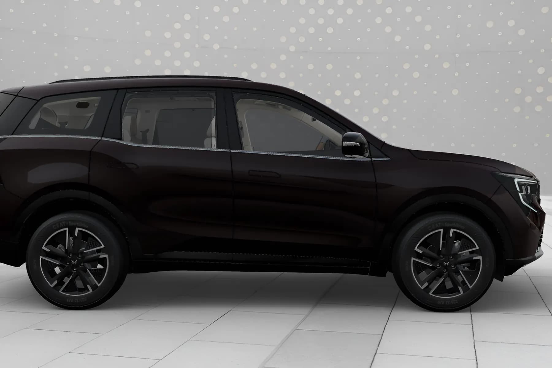 Mahindra XUV 7XO Right Side View