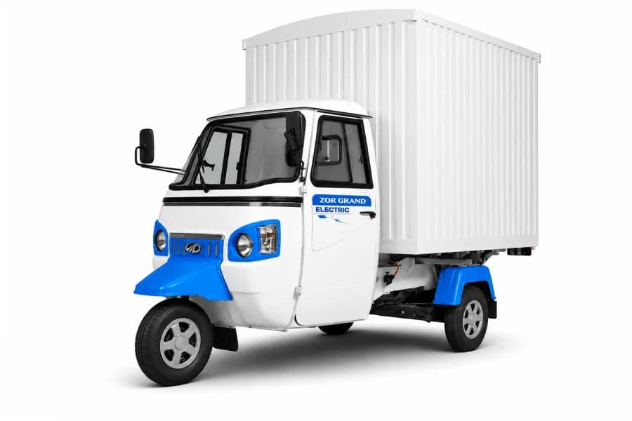 Mahindra Zor Grand White color