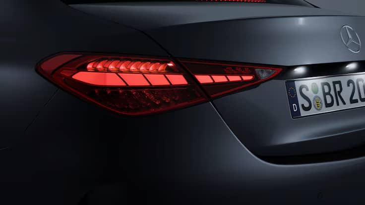 The striking rear with two-section tail lights