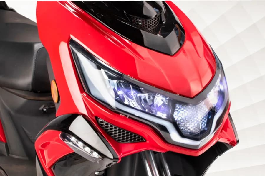 Stella SA 2000 Headlight View