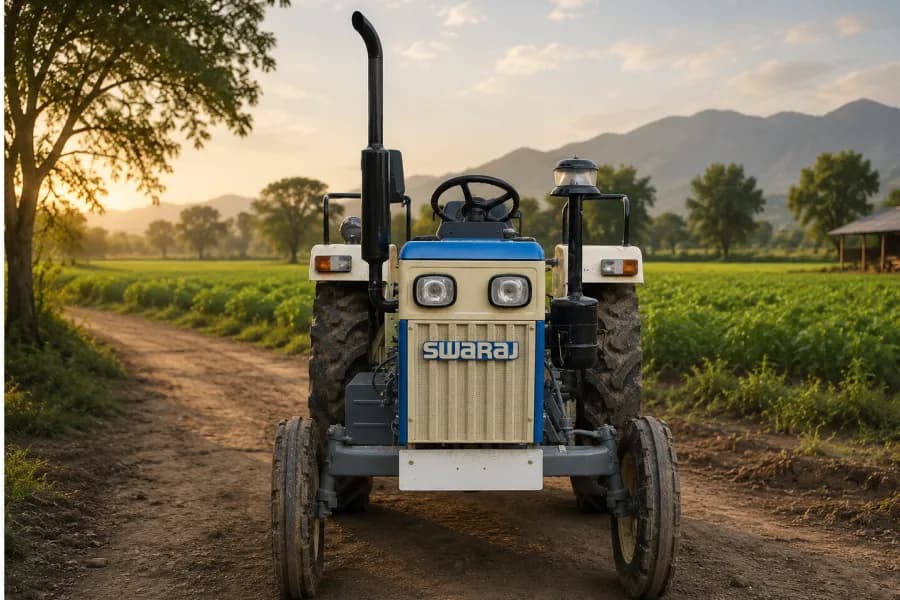 Swaraj 825 XM Front View
