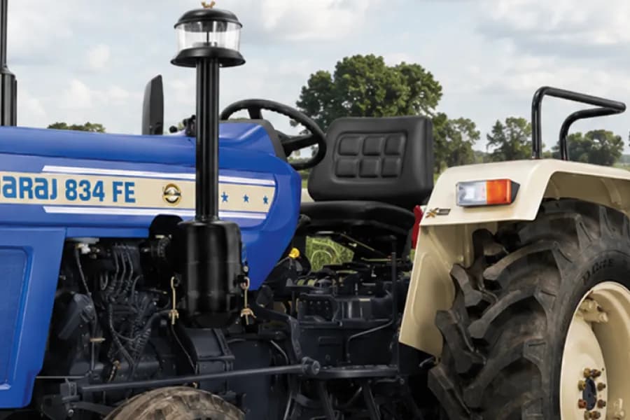 Swaraj 834 FE Air Cleaner View