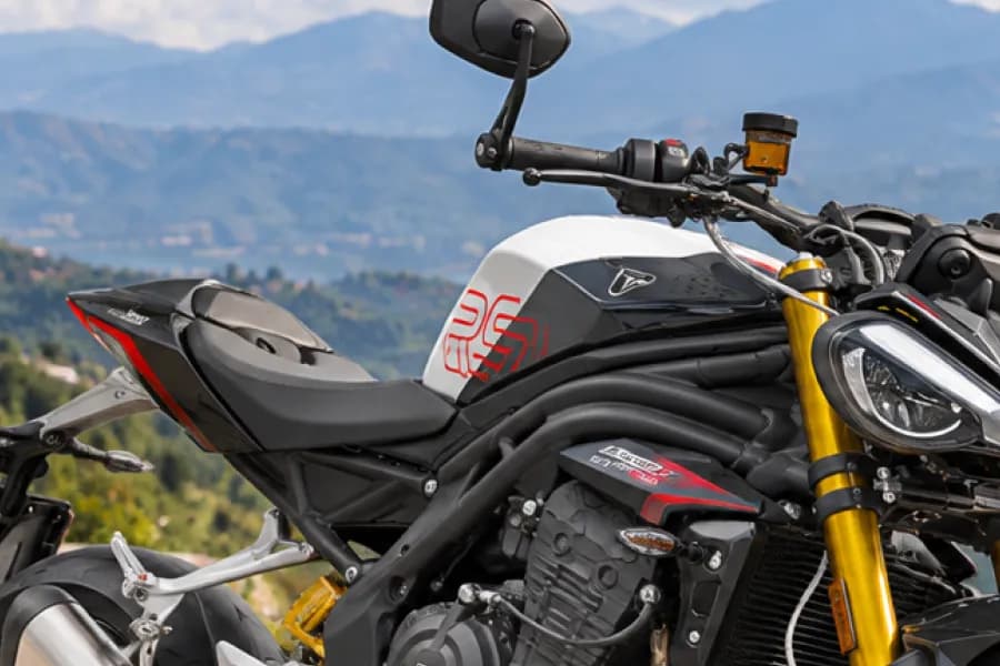 Triumph New Speed Triple 1200 RS Fuel Tank & Seat Vew