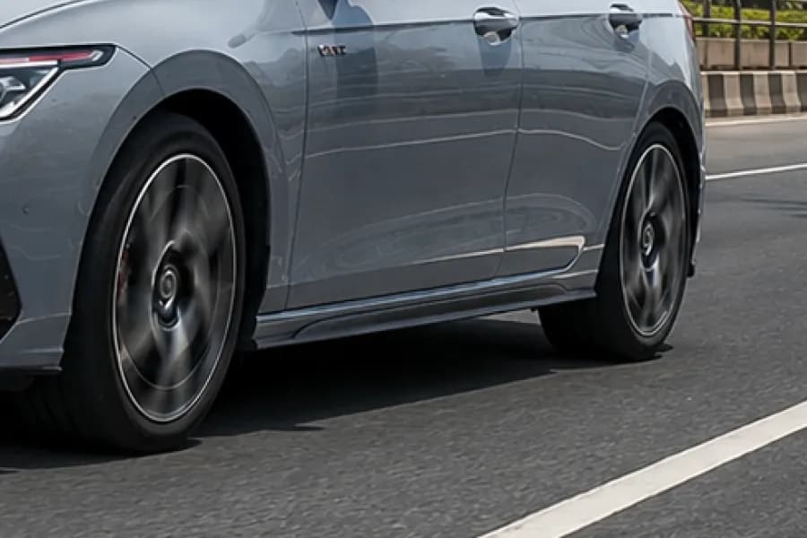 Volkswagen Golf GTI Wheels View