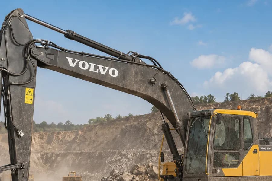 Volvo EC 220 Boom View