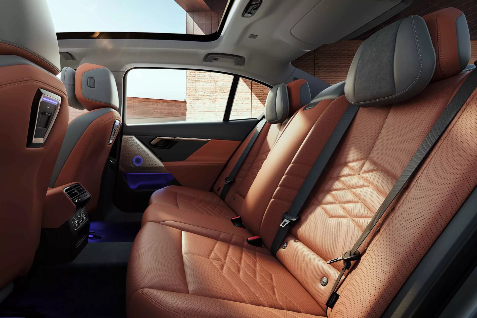 BMW 3 Series Long Wheelbase Headrests View