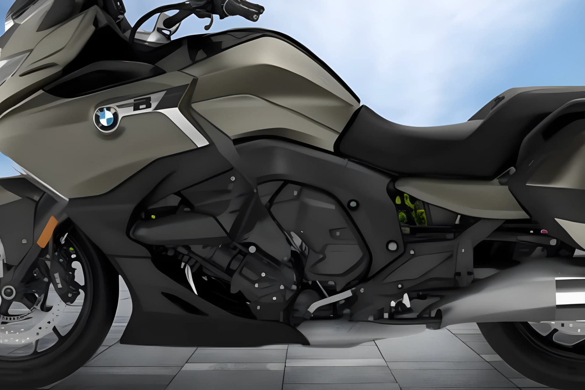 BMW K1600 B Engine View