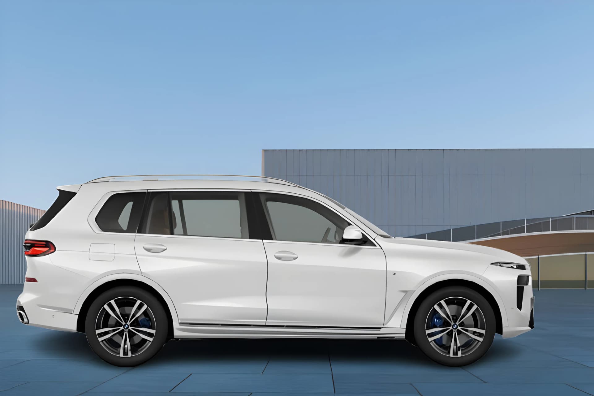BMW X7 Right Side View