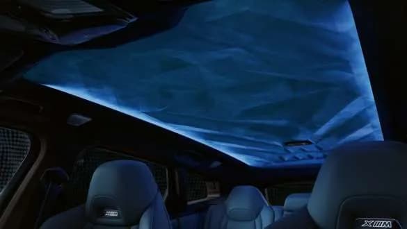 BMW XM Sunroof View
