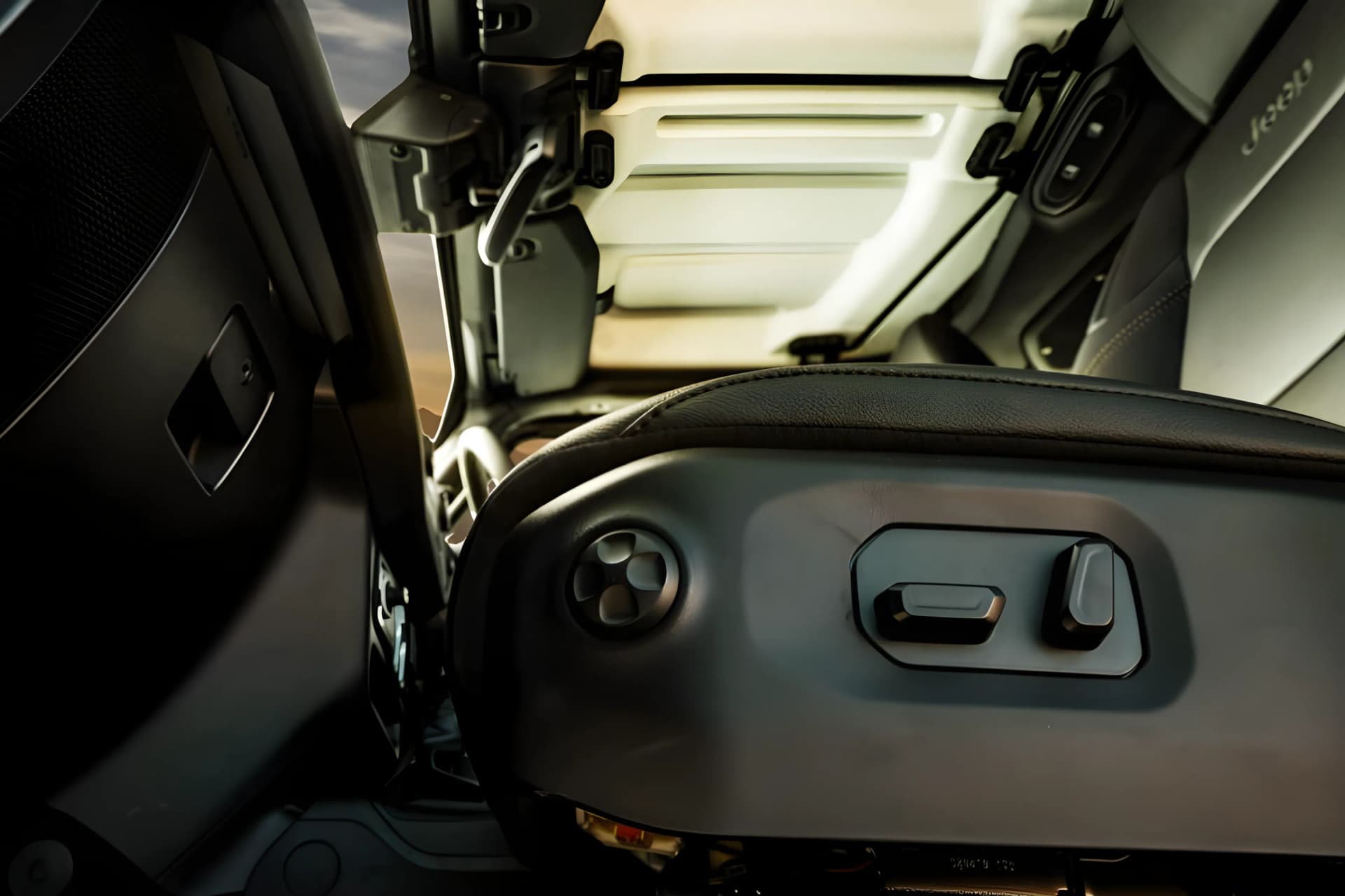 Jeep Wrangler Dynamic Powered Seats View