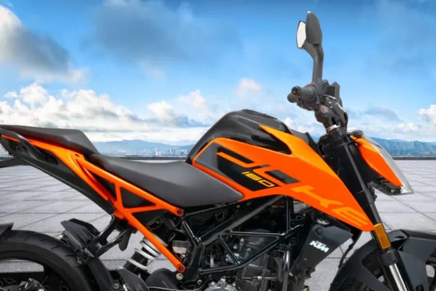 KTM 160 Duke Fuel Tank View