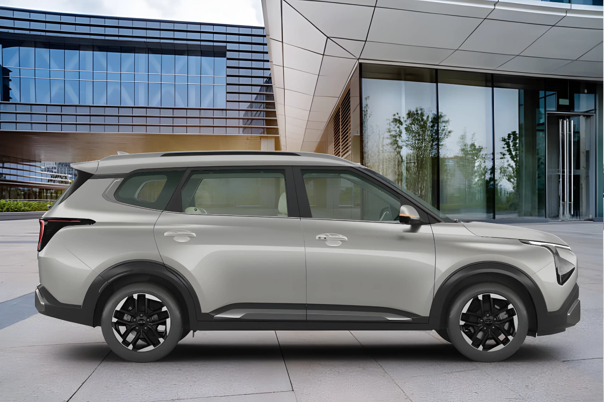 Kia Carens Clavis Left Side View