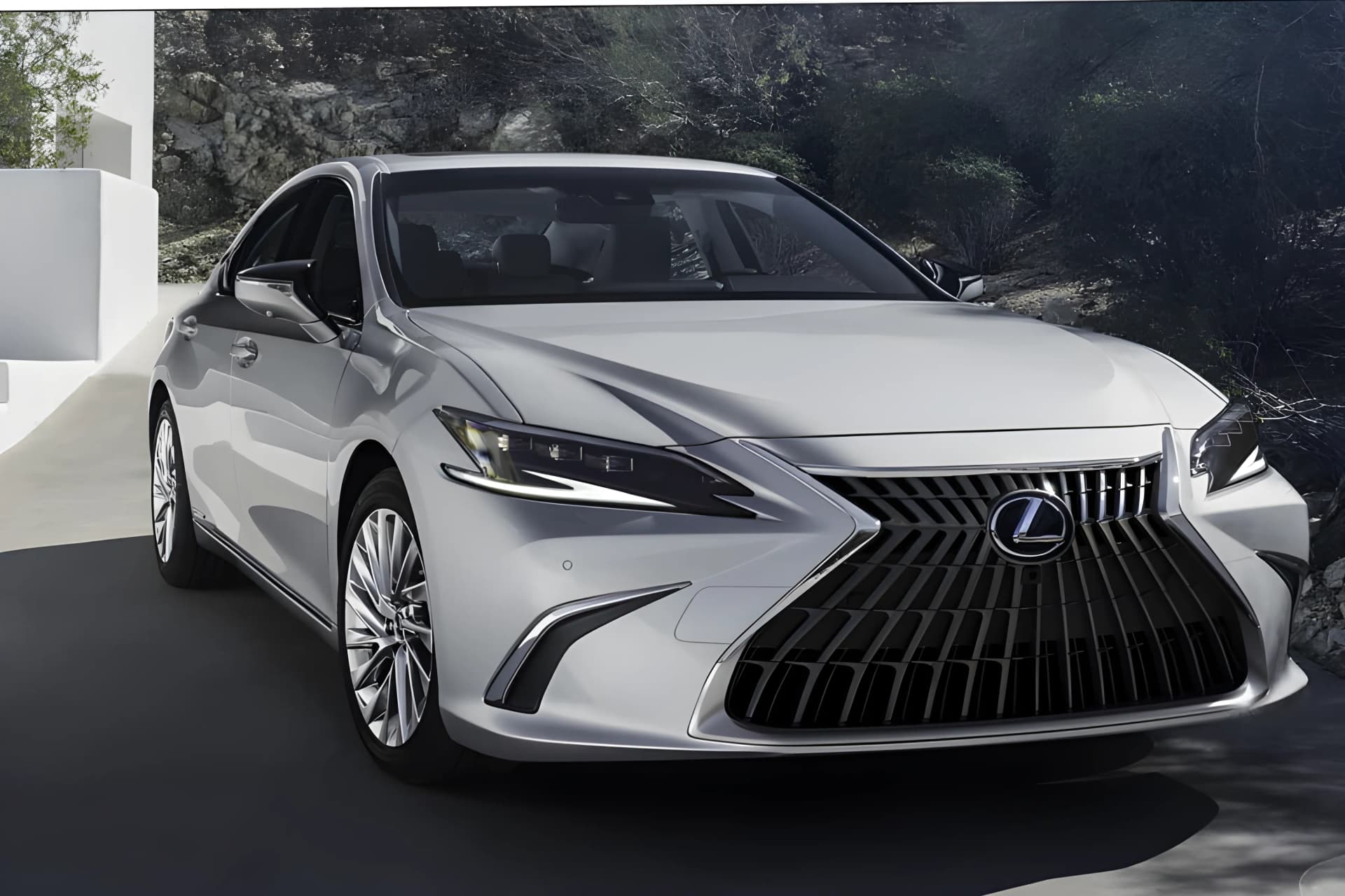Lexus ES Hybrid Front View