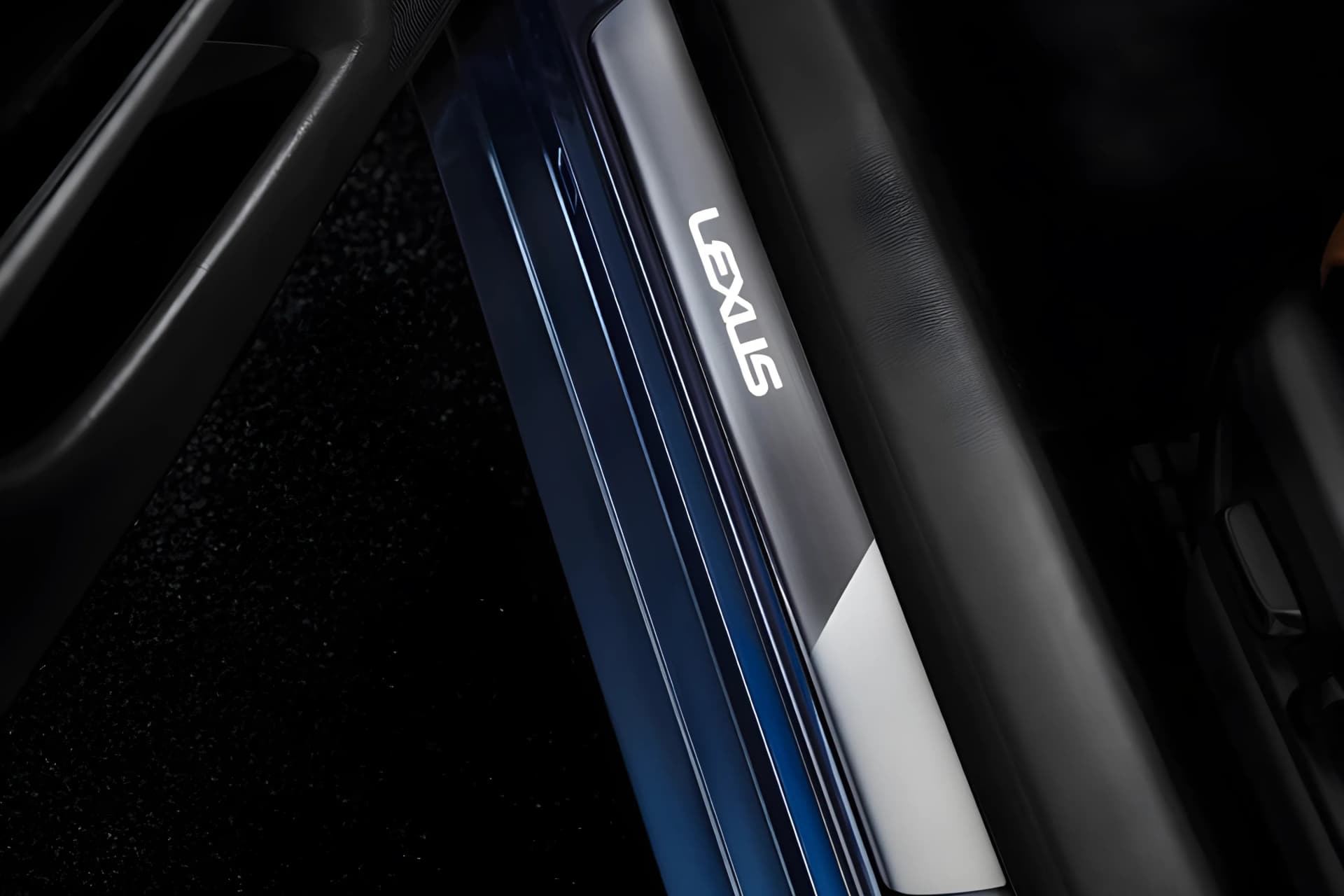 Lexus ES Door Sill Plate View