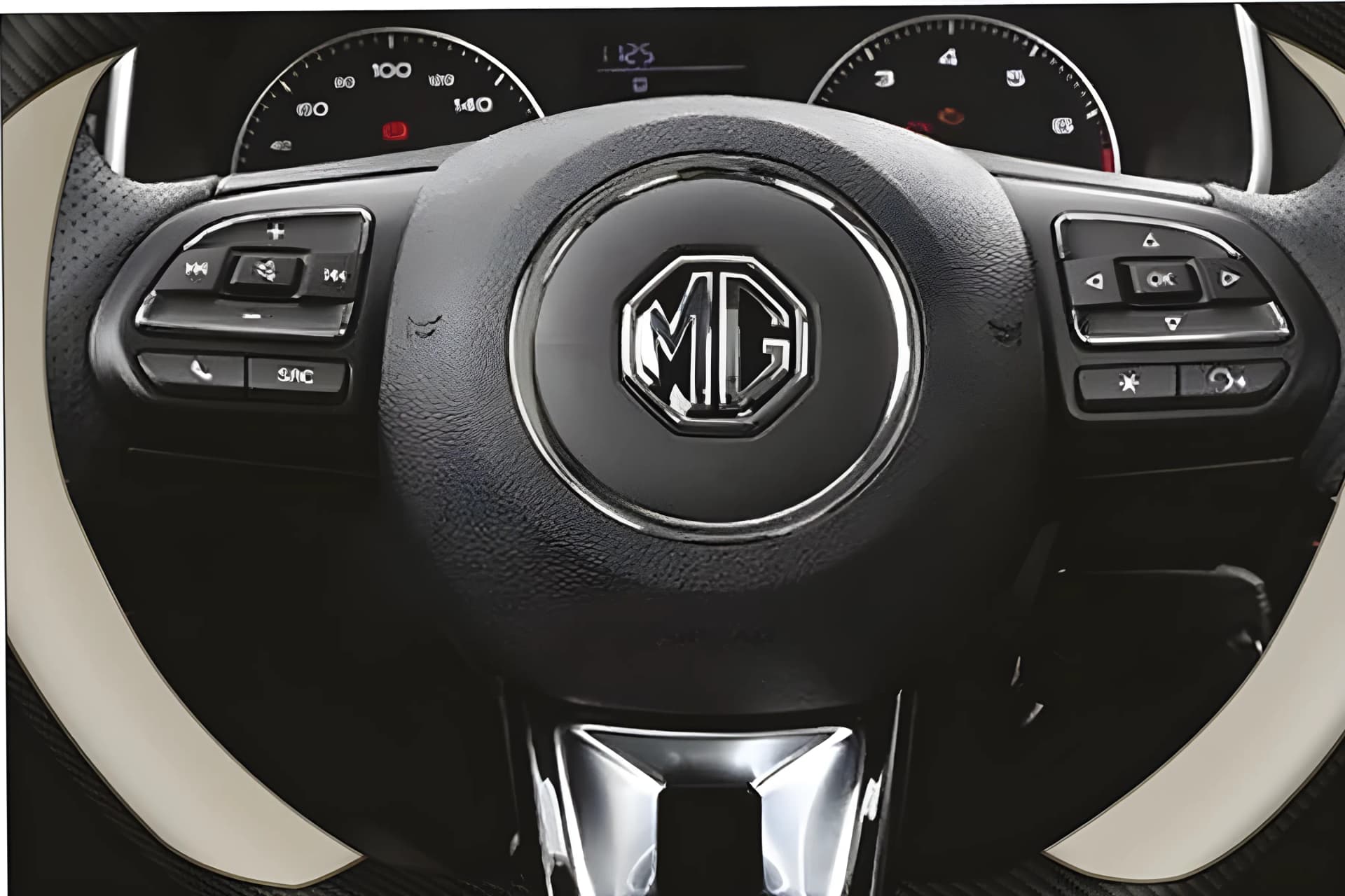 MG Astor Horn Pad View