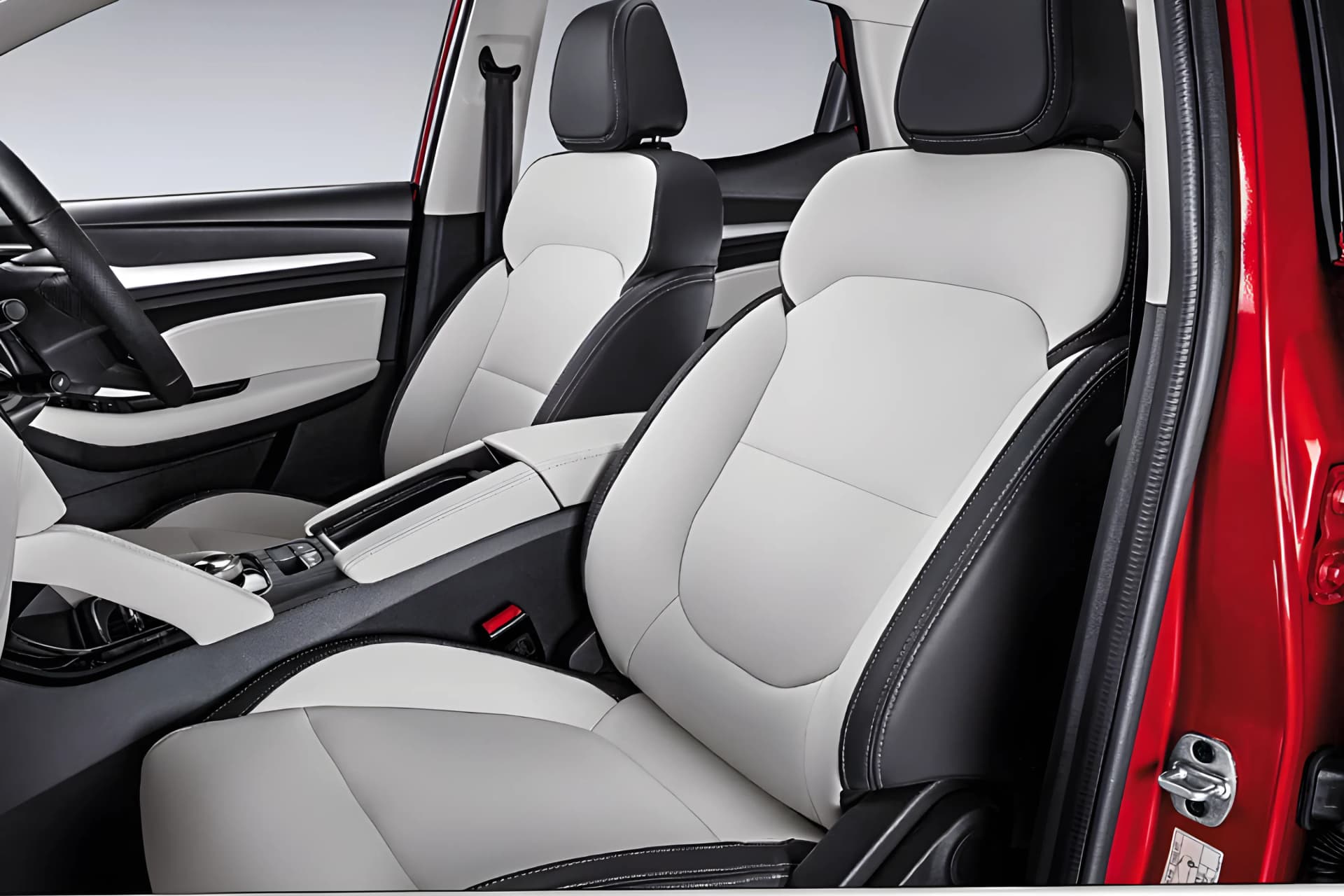 MG ZS EV Front Arm Rest View