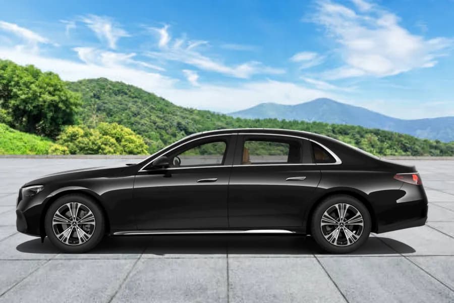 Mercedes Benz E Class Right Side View