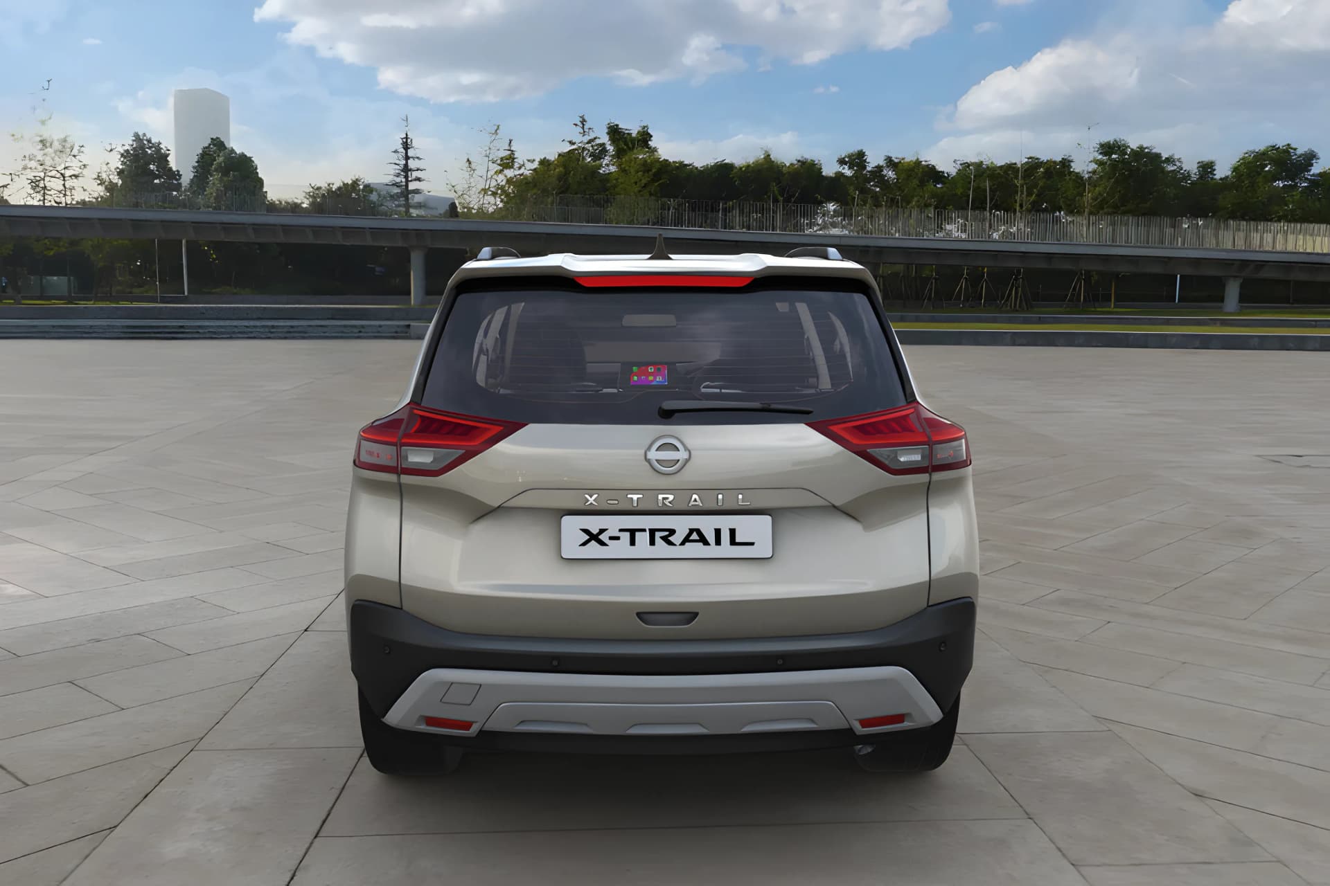 Nissan X Trail Hybrid Rear View