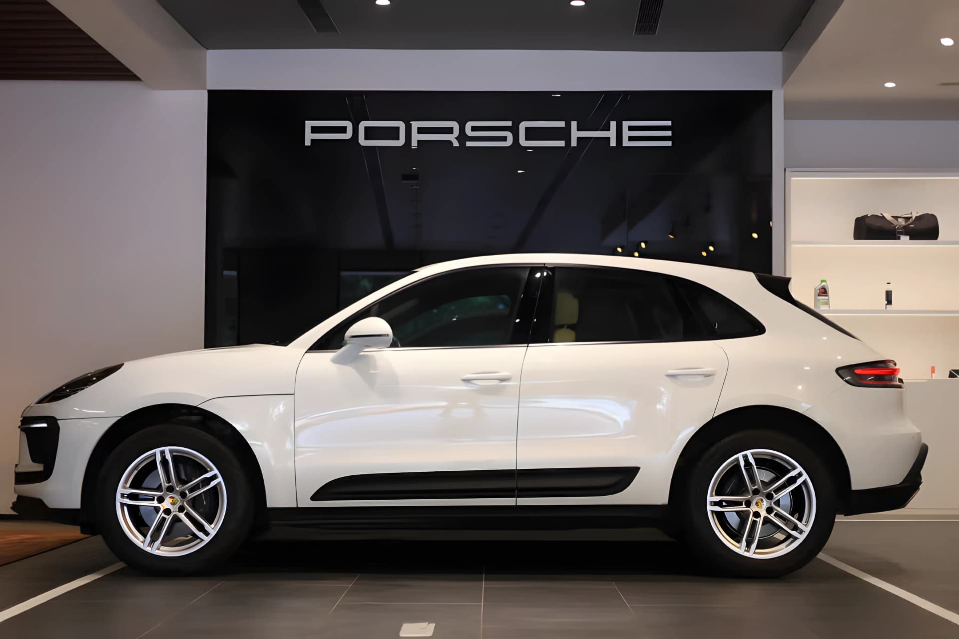 Porsche Macan Left Side View