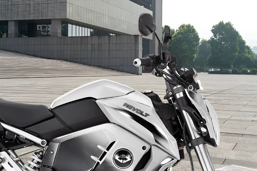 Revolt RV400 EV Thriller View