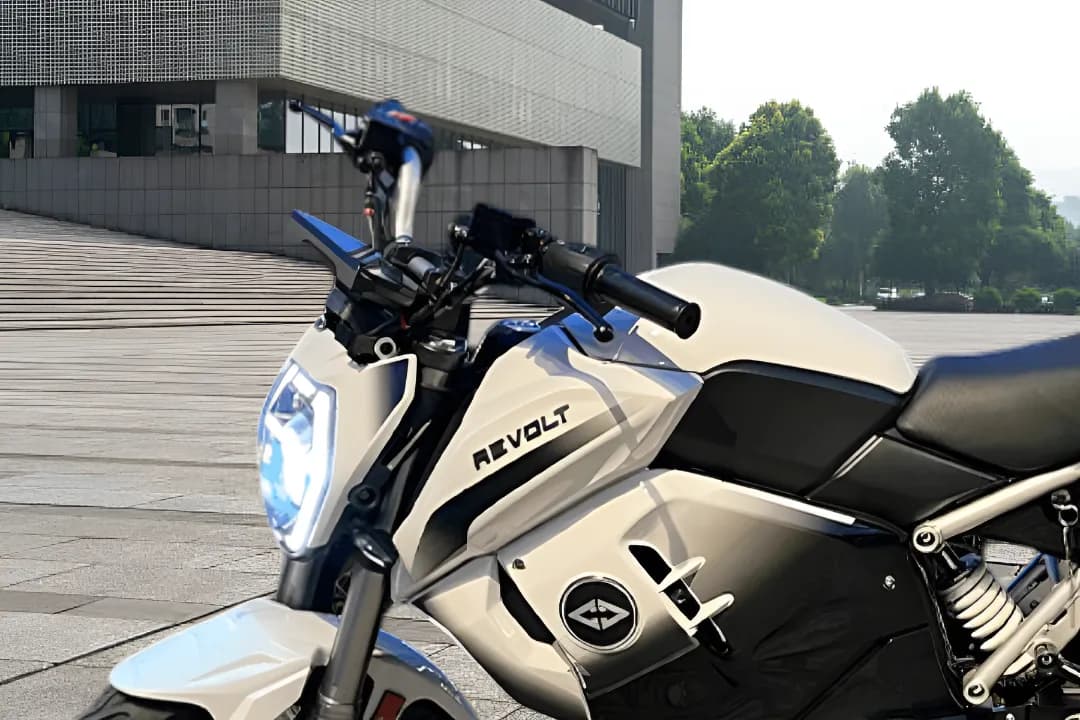 Revolt RV400 EV Headlight View