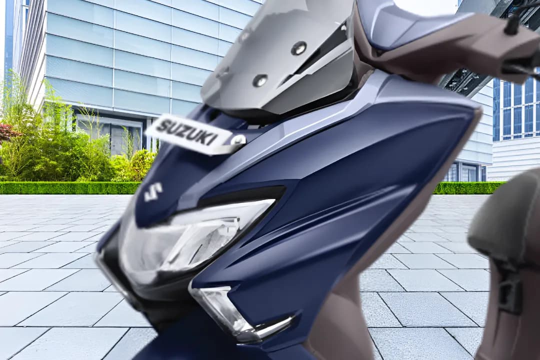Suzuki Burgman Street EX Headlight View