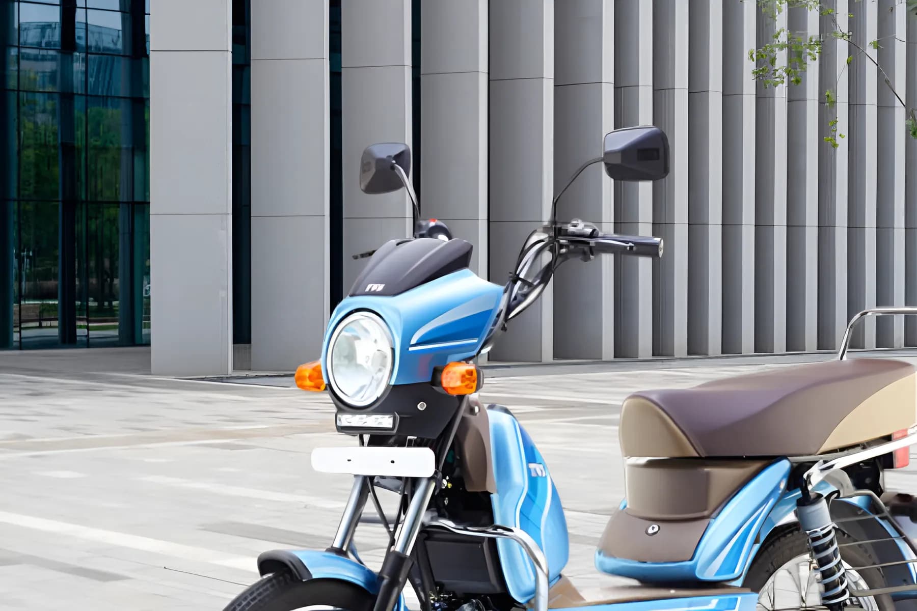 TVS XL 100 Comfort i-Touch Start Headlight View