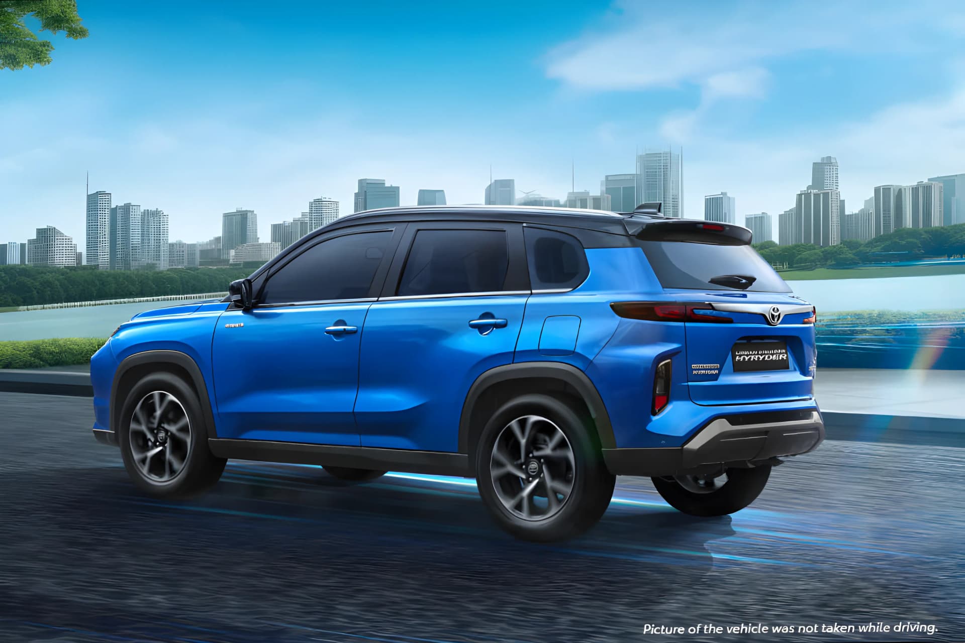 Toyota Urban Cruiser Hyryder Left View