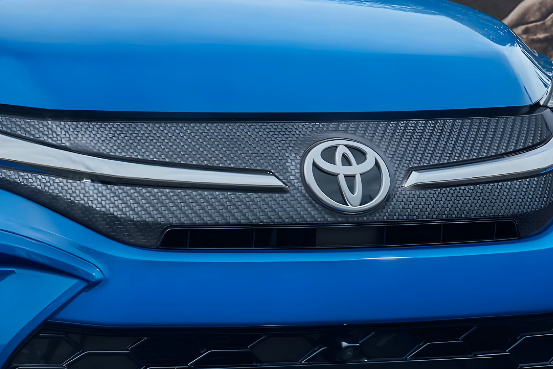 Toyota Urban Cruiser Hyryder Front Grille View