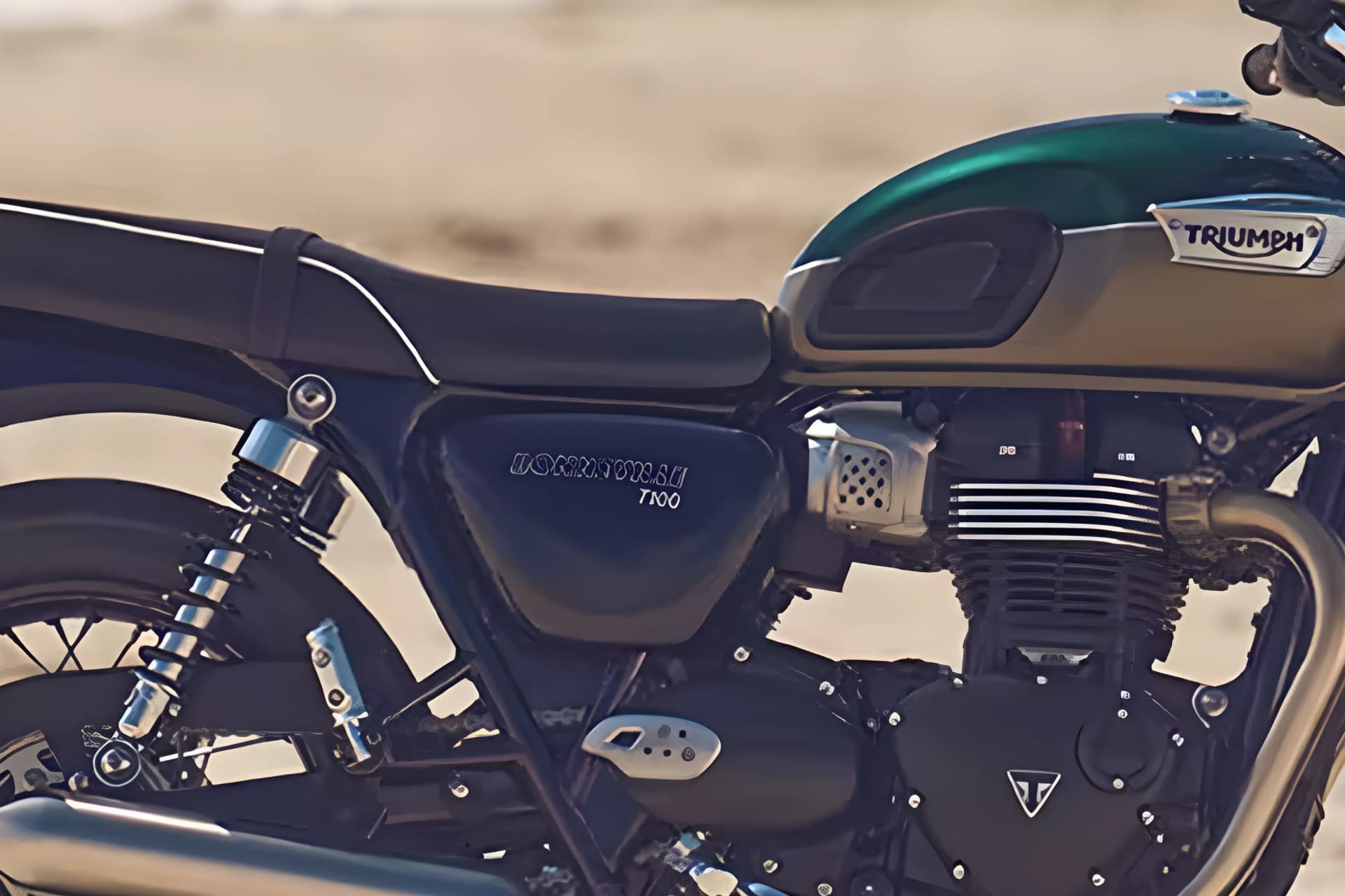 Triumph Bonneville T100 Seat View