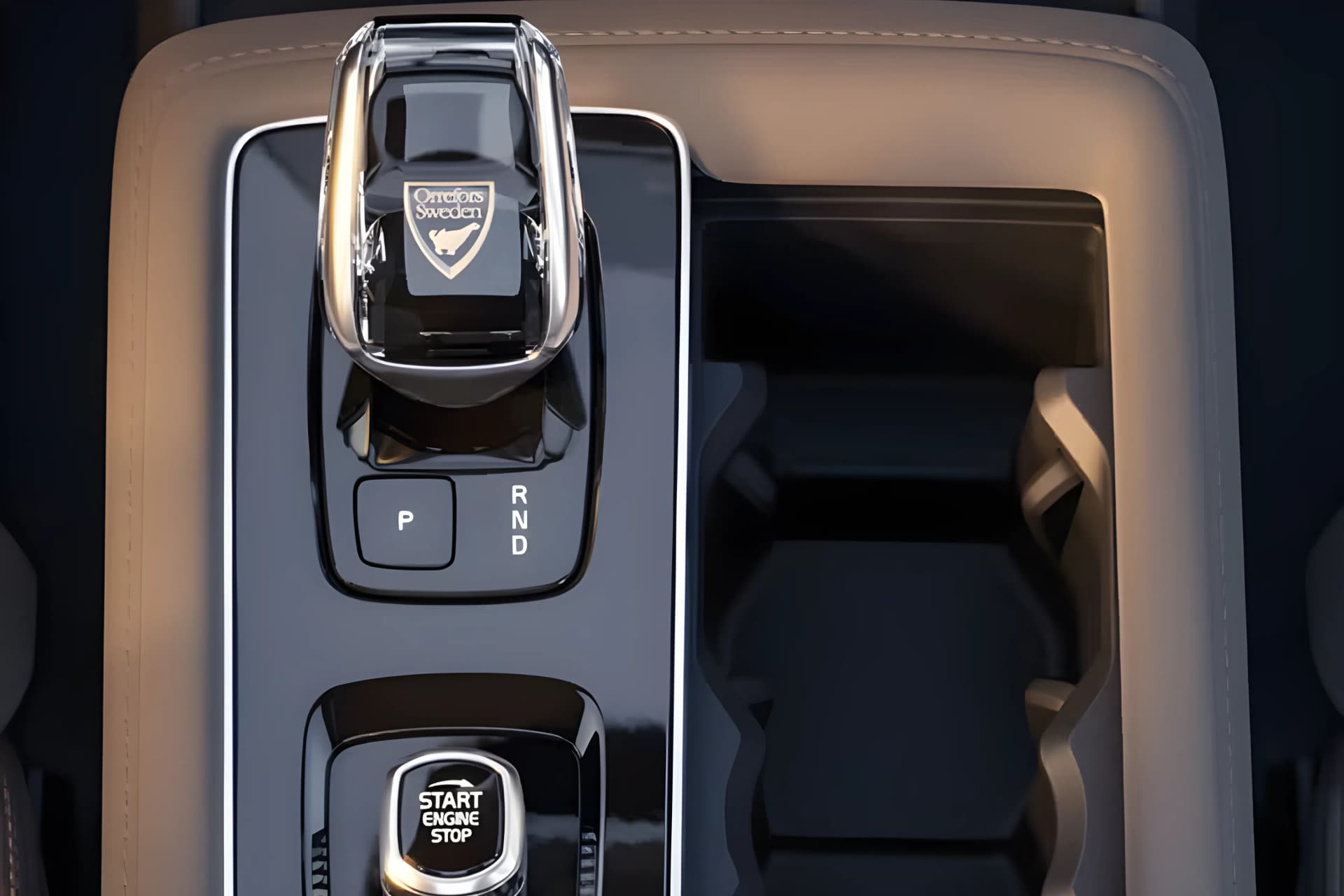 Volvo XC 90 Center Cansole Storage View