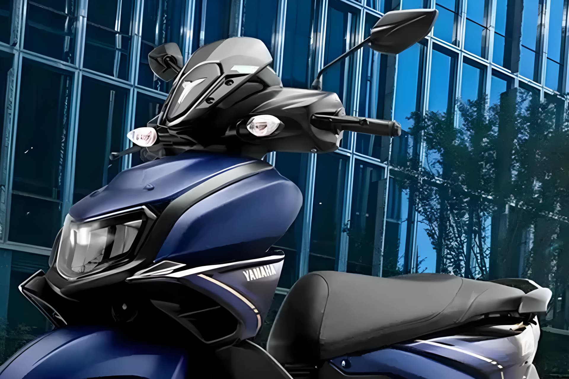 Yamaha Ray ZR 125 Fi Front Headlight View